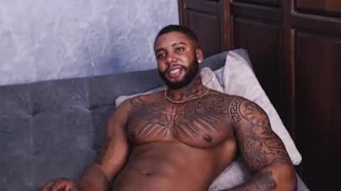 Tairon Tucke online show from February 1, 1:02 am