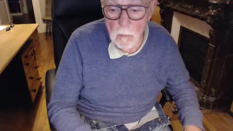 Snapshot of taisabaki54 chatting on October 27, 8:46 pm taisabaki54 online show from October 27, 8:46 pm