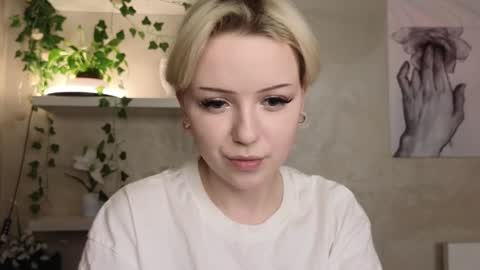 Snapshot of taitatkins chatting on January 24, 3:11 am Emily online show from January 24, 3:11 am