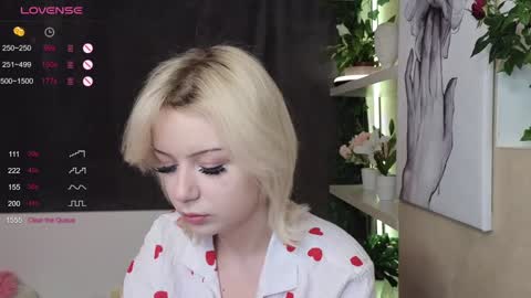 Snapshot of taitatkins chatting on January 25, 5:19 pm Emily online show from January 25, 5:19 pm