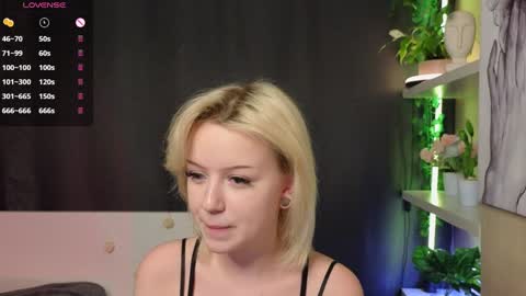 Snapshot of taitatkins chatting on January 26, 9:07 pm Emily online show from January 26, 9:07 pm