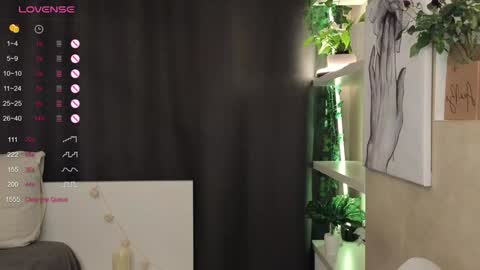 Snapshot of taitatkins chatting on January 29, 9:07 pm Emily online show from January 29, 9:07 pm