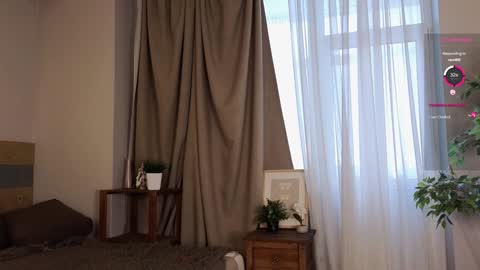 Snapshot of taitatkins chatting on February 7, 11:34 am Emily online show from February 7, 11:34 am