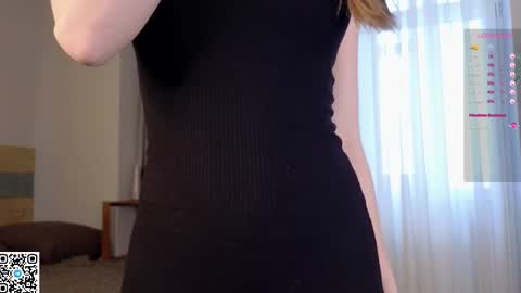 Snapshot of taitatkins chatting on February 10, 11:25 am Emily online show from February 10, 11:25 am