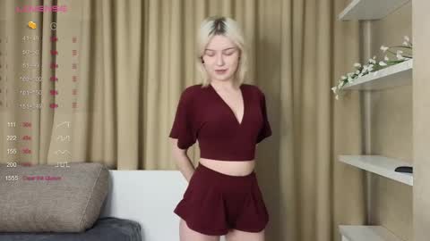 Snapshot of taitatkins chatting on February 18, 6:47 pm Emily online show from February 18, 6:47 pm