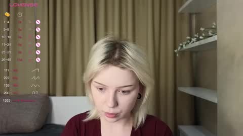 Snapshot of taitatkins chatting on February 18, 10:03 pm Emily online show from February 18, 10:03 pm