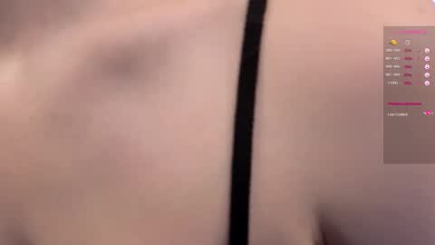 Snapshot of taitatkins chatting on March 5, 11:28 am Emily online show from March 5, 11:28 am