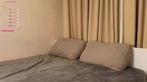 Snapshot of taitatkins chatting on March 7, 12:15 am Emily online show from March 7, 12:15 am