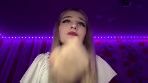 Snapshot of taitebinner chatting on February 3, 2:22 pm Mia online show from February 3, 2:22 pm