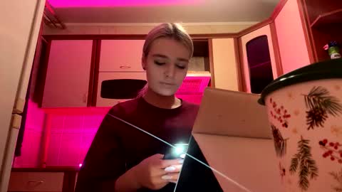 Snapshot of taitebinner chatting on February 18, 6:26 pm Mia online show from February 18, 6:26 pm