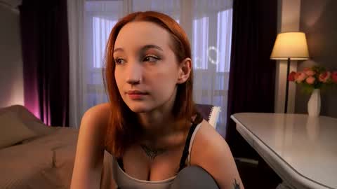 Snapshot of taiteedgington chatting on February 6, 4:39 am im Lally online show from February 6, 4:39 am