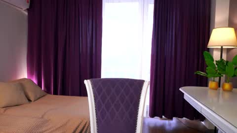 Snapshot of taiteedgington chatting on February 13, 5:36 am im Lally online show from February 13, 5:36 am