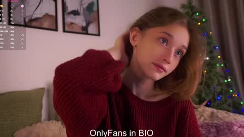 Snapshot of taitehambelton chatting on December 20, 1:34 am Mia online show from December 20, 1:34 am