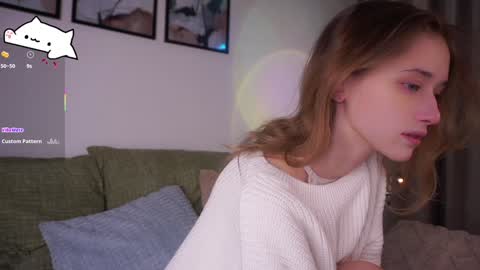 Snapshot of taitehambelton chatting on January 15, 1:54 am Mia online show from January 15, 1:54 am