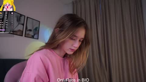 Snapshot of taitehambelton chatting on February 13, 1:45 am Mia online show from February 13, 1:45 am