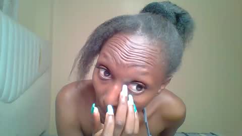 Snapshot of talisha_smiley chatting on February 10, 3:21 am talisha smiles online show from February 10, 3:21 am