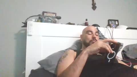 Snapshot of talllatino310 chatting on December 16, 8:26 pm talllatino310 online show from December 16, 8:26 pm