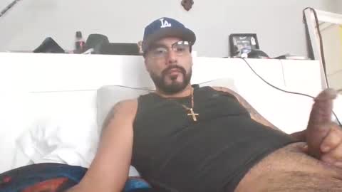 Snapshot of talllatino310 chatting on September 10, 8:53 pm talllatino310 online show from September 10, 8:53 pm