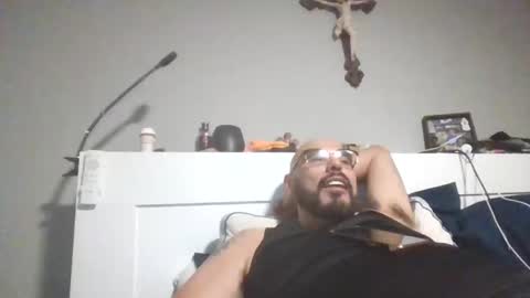 Snapshot of talllatino310 chatting on October 24, 5:04 am talllatino310 online show from October 24, 5:04 am