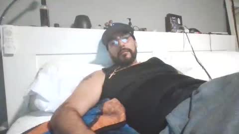 Snapshot of talllatino310 chatting on November 15, 10:48 pm talllatino310 online show from November 15, 10:48 pm