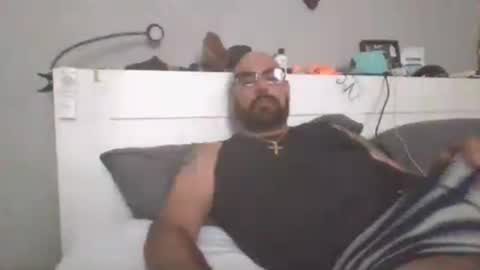 Snapshot of talllatino310 chatting on July 19, 4:33 pm talllatino310 online show from July 19, 4:33 pm