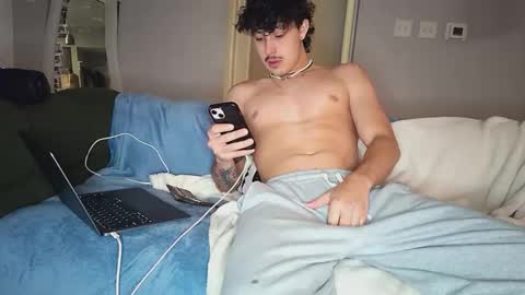 Snapshot of talltatsandhandsome chatting on February 28, 8:26 am TallTatsAndHandsome online show from February 28, 8:26 am