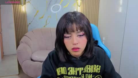 Snapshot of tamako_kitty_b chatting on February 10, 3:21 am tamako_kitty_b online show from February 10, 3:21 am