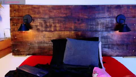 Snapshot of tamara_sanz1 chatting on May 9, 10:53 am online show from May 9, 10:53 am