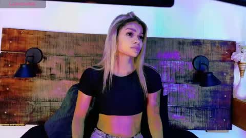 Snapshot of tamara_sanz1 chatting on May 12, 10:56 am online show from May 12, 10:56 am