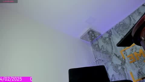  T A M A R A  online show from February 5, 1:04 am