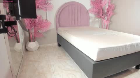 tamaramilleer online show from February 15, 3:36 am