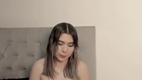 Snapshot of tamarathompsonn chatting on June 22, 7:00 pm Tamara. online show from June 22, 7:00 pm