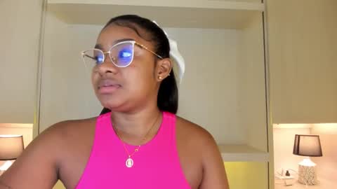 Tami online show from November 22, 8:08 pm