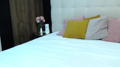 Tamia online show from September 18, 11:01 am