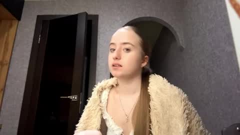 Snapshot of tamiecaimi chatting on April 30, 2:23 pm Karina online show from April 30, 2:23 pm
