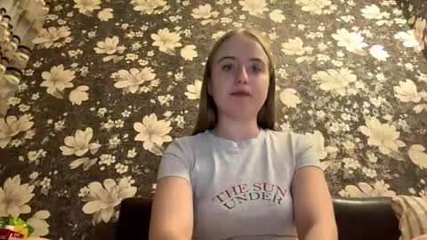 Snapshot of tamiecaimi chatting on May 24, 6:02 pm Karina online show from May 24, 6:02 pm