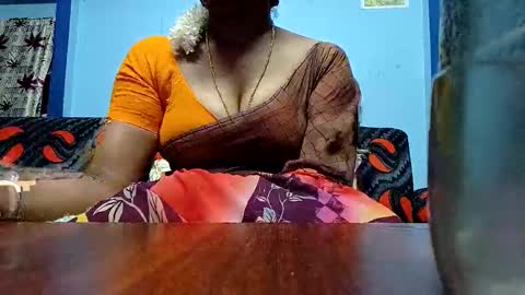 Snapshot of tamilmadhi520 chatting on February 13, 5:53 pm tamilmadhi520 online show from February 13, 5:53 pm
