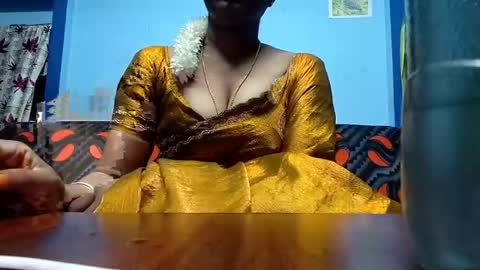 Snapshot of tamilmadhi520 chatting on February 22, 5:44 pm tamilmadhi520 online show from February 22, 5:44 pm