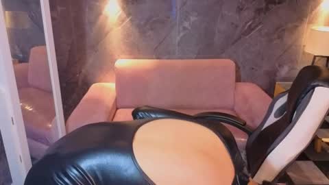 Snapshot of tamy_b_ chatting on May 6, 3:35 am tamy online show from May 6, 3:35 am