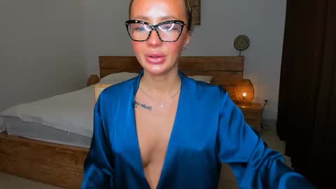 Mila online show from November 5, 12:21 am