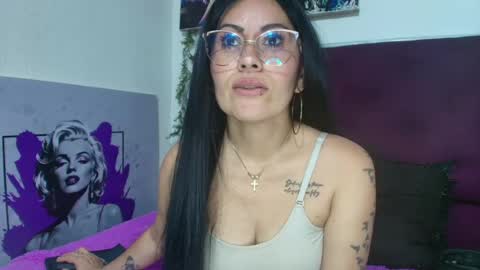 Snapshot of tania_mature chatting on July 15, 7:19 pm tania online show from July 15, 7:19 pm