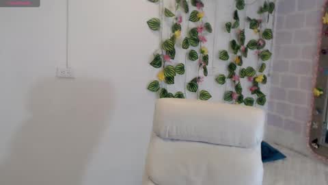 Tania  online show from October 23, 5:33 pm