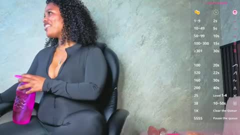 Snapshot of tanisha__lux chatting on July 15, 11:10 pm Tanisha online show from July 15, 11:10 pm