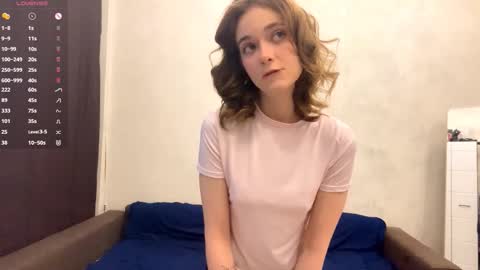 Mia online show from March 5, 1:23 am