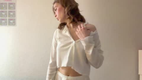 Mia online show from April 17, 2:36 am