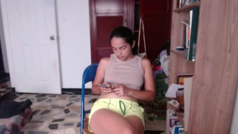 Snapshot of tantricroots chatting on June 11, 9:13 pm Angeline Follow online show from June 11, 9:13 pm