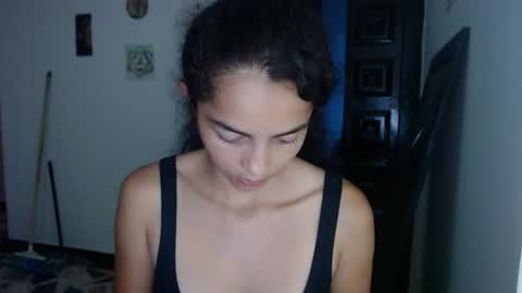 Snapshot of tantricroots chatting on July 4, 2:29 am Angeline Follow online show from July 4, 2:29 am