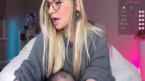 Tanya acid       online show from December 18, 6:25 pm