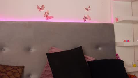 Snapshot of tanyakrosss chatting on February 20, 6:37 am Tania online show from February 20, 6:37 am