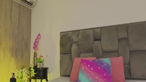 Snapshot of tanyyaa chatting on February 9, 12:47 am Tanya online show from February 9, 12:47 am